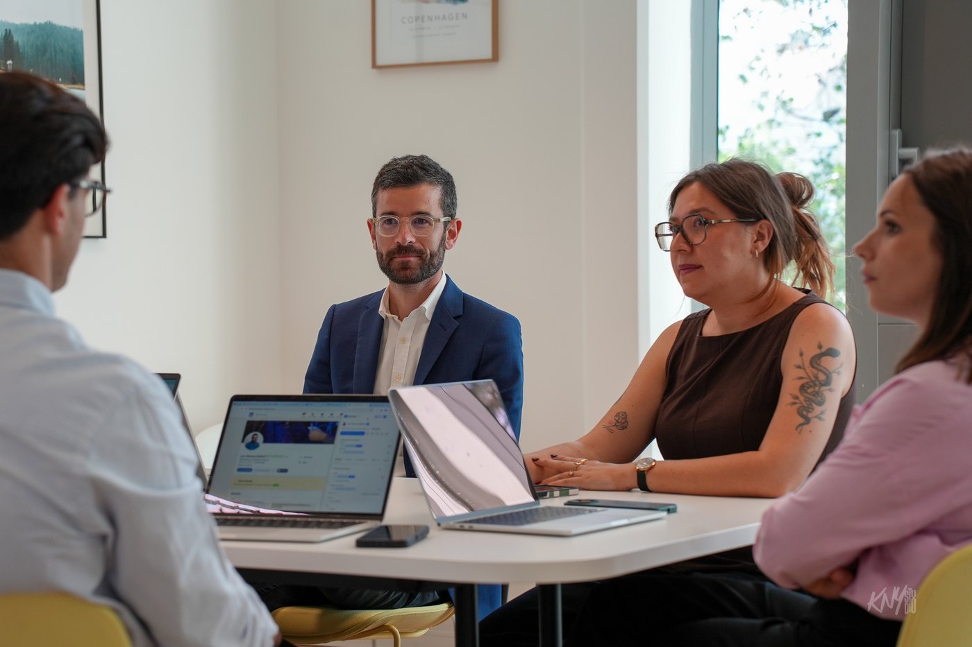 Consultants Skaelia en réunion de recrutement